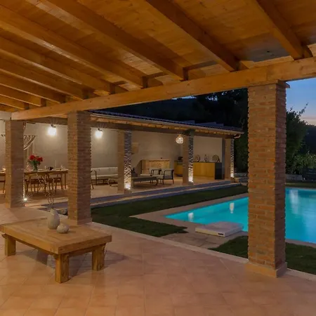 Esperas !! Villa Chalkida